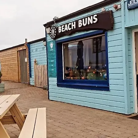 Surfers Getaway - Staycation *
