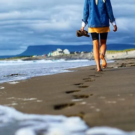 Ubytování v soukromí Surfers Getaway - Staycation *