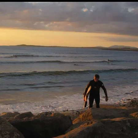 Δωμάτια σε οικογενειακή κατοικία Surfers Getaway - Staycation *