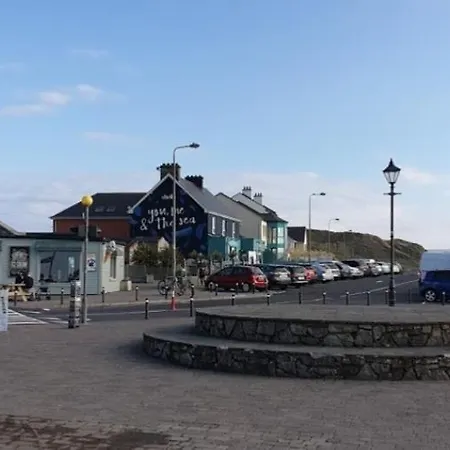 Surfers Getaway - Staycation *